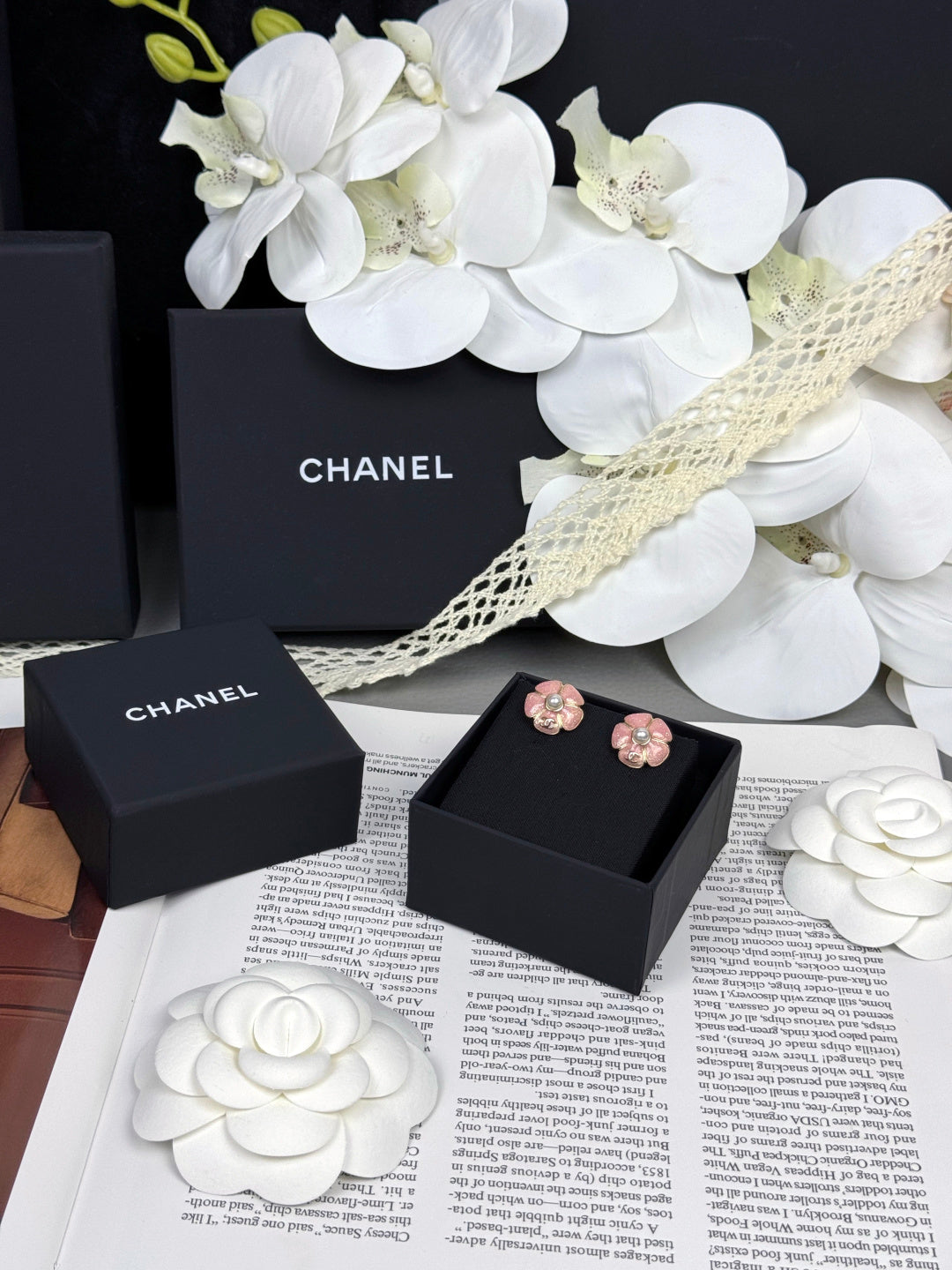 [Luxery]26C Pink Camellia Pearl Enamel Stud Earrings