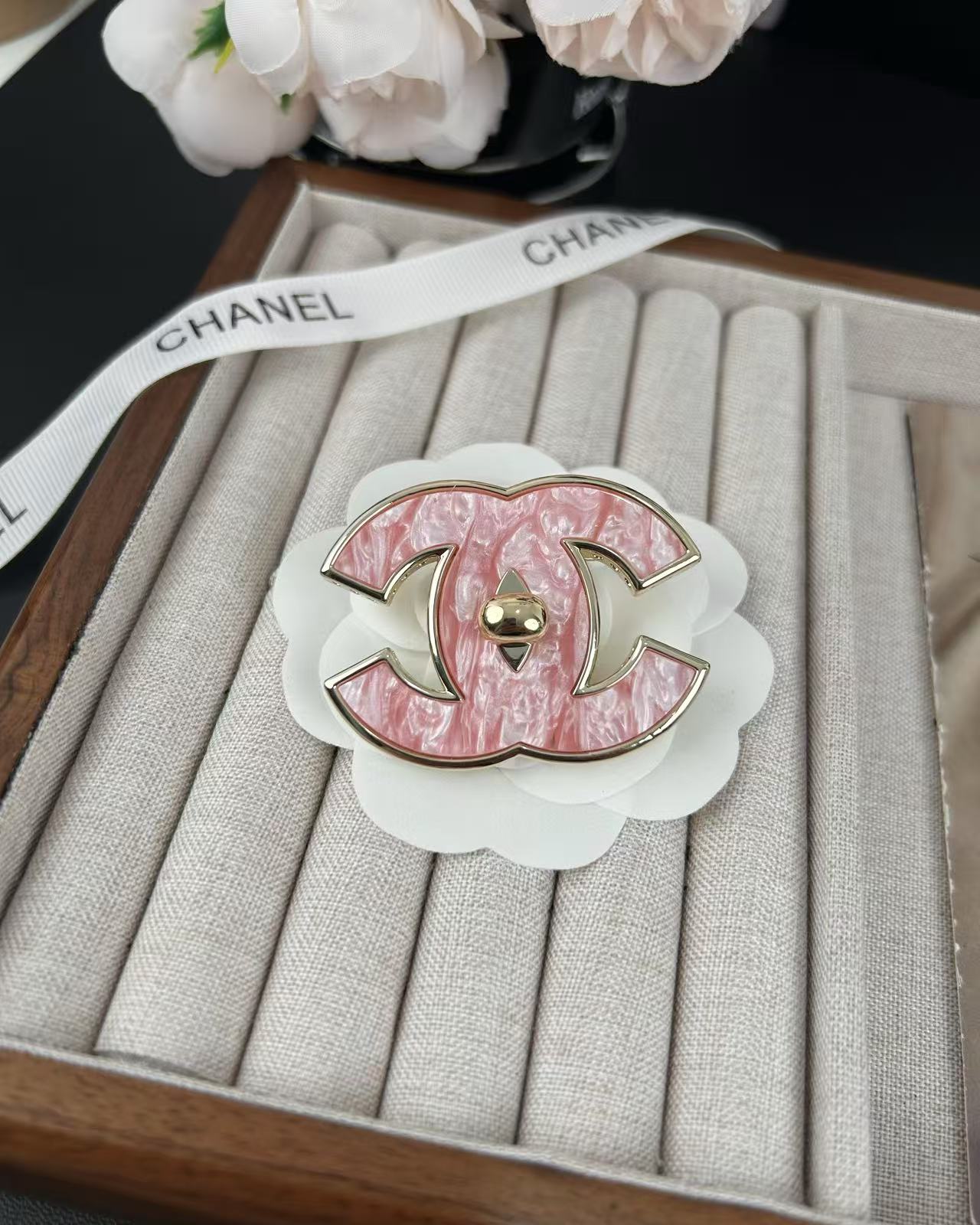 [Luxery]Pink Resin Classic Brooch 5cm