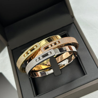 {
  "[⭐Luxery]Move Noa Rose Gold Pavé Diamond Bangle Bracelet": "[⭐ラグジュアリー] ムーヴ ノア ローズゴールド パヴェダイヤモンド バングルブレスレット"
}