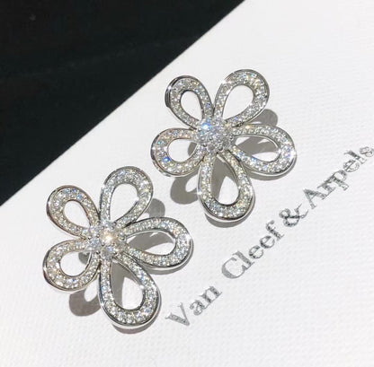 {
  "[⭐Luxery]FLOWERLACE EARRINGS FULL DIAMONDS": "[⭐ラグジュアリー] フラワーレース・フルダイヤモンドイヤリング"
}