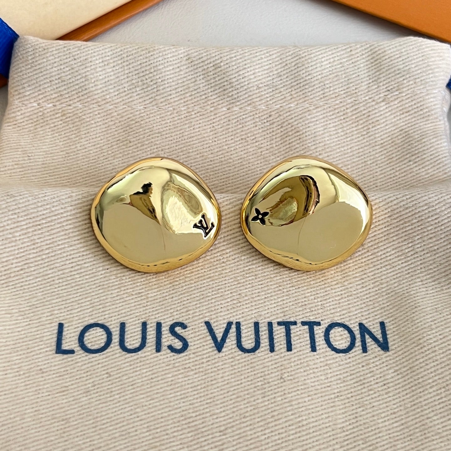 [Luxery]Gold Paris Stud Earrings