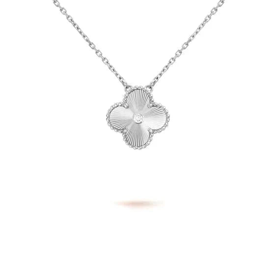 [Luxery]CLOVER  15MM DIAMOND LASER NECKLACE SILVER