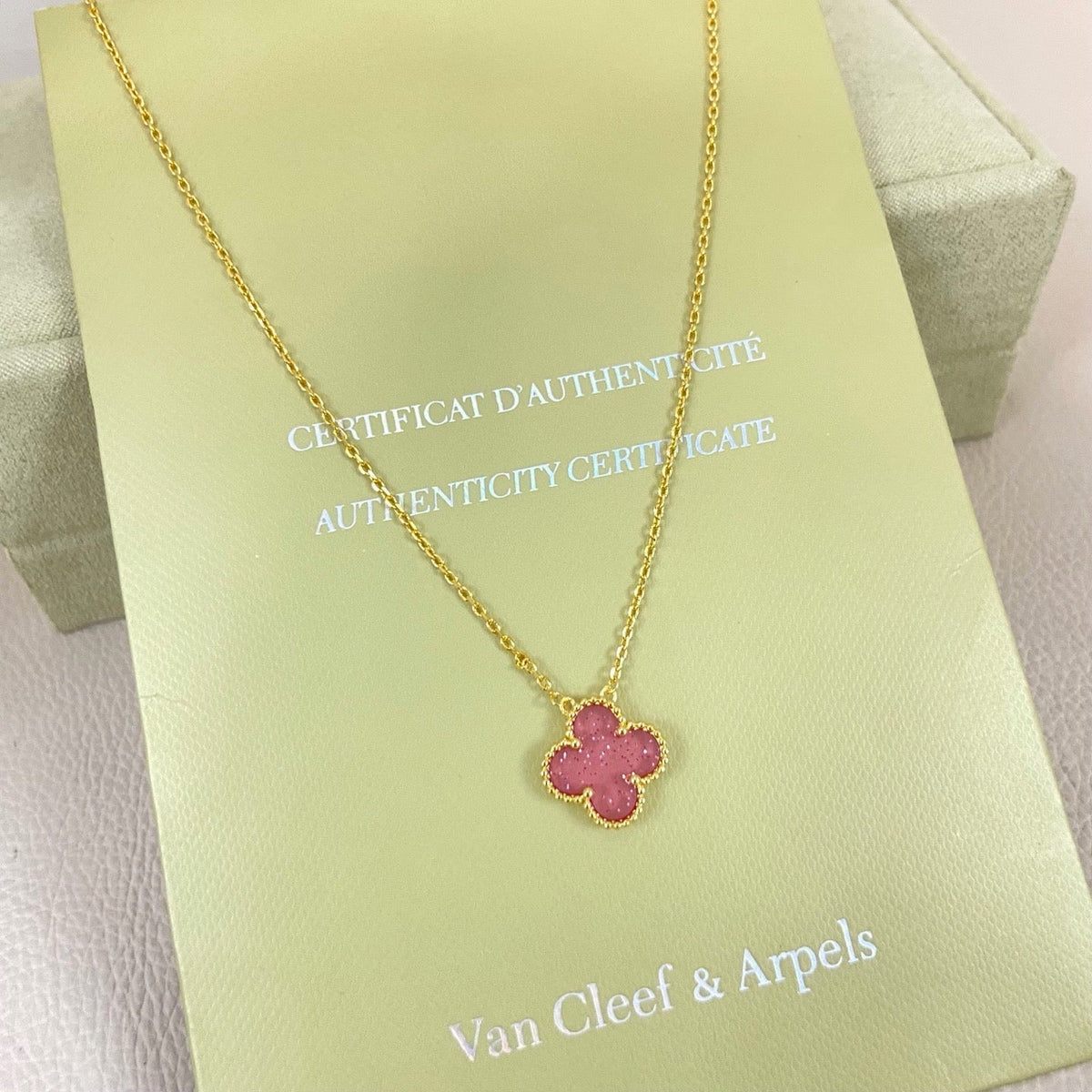 [⭐Luxery]15MM BUBBLE PINK ENAMEL SINGLE-FLOWER FOUR-LEAF CLOVER NECKLACE