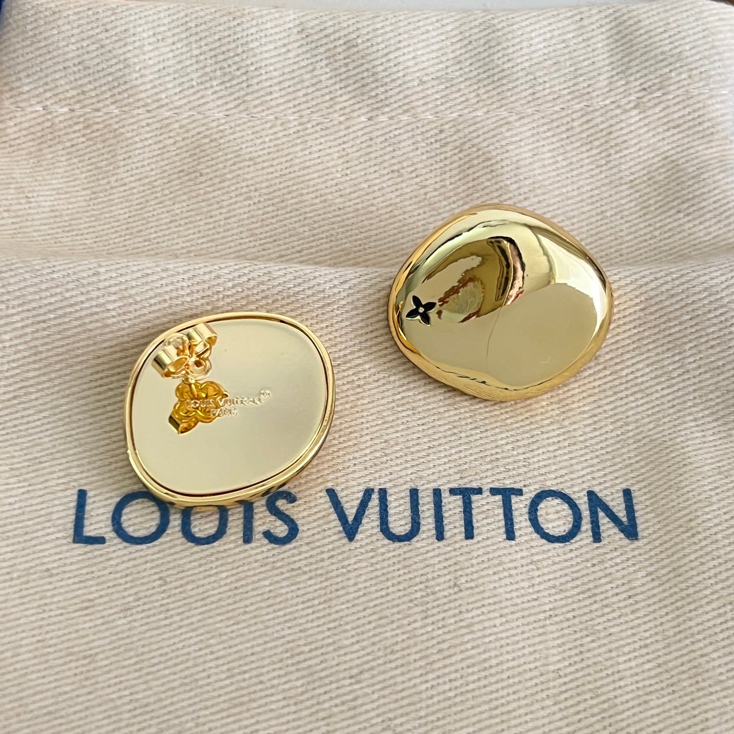 [Luxery]Gold Paris Stud Earrings