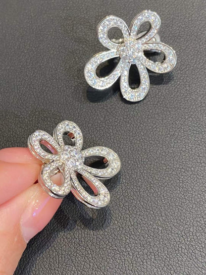 {
  "[⭐Luxery]FLOWERLACE EARRINGS FULL DIAMONDS": "[⭐ラグジュアリー] フラワーレース・フルダイヤモンドイヤリング"
}