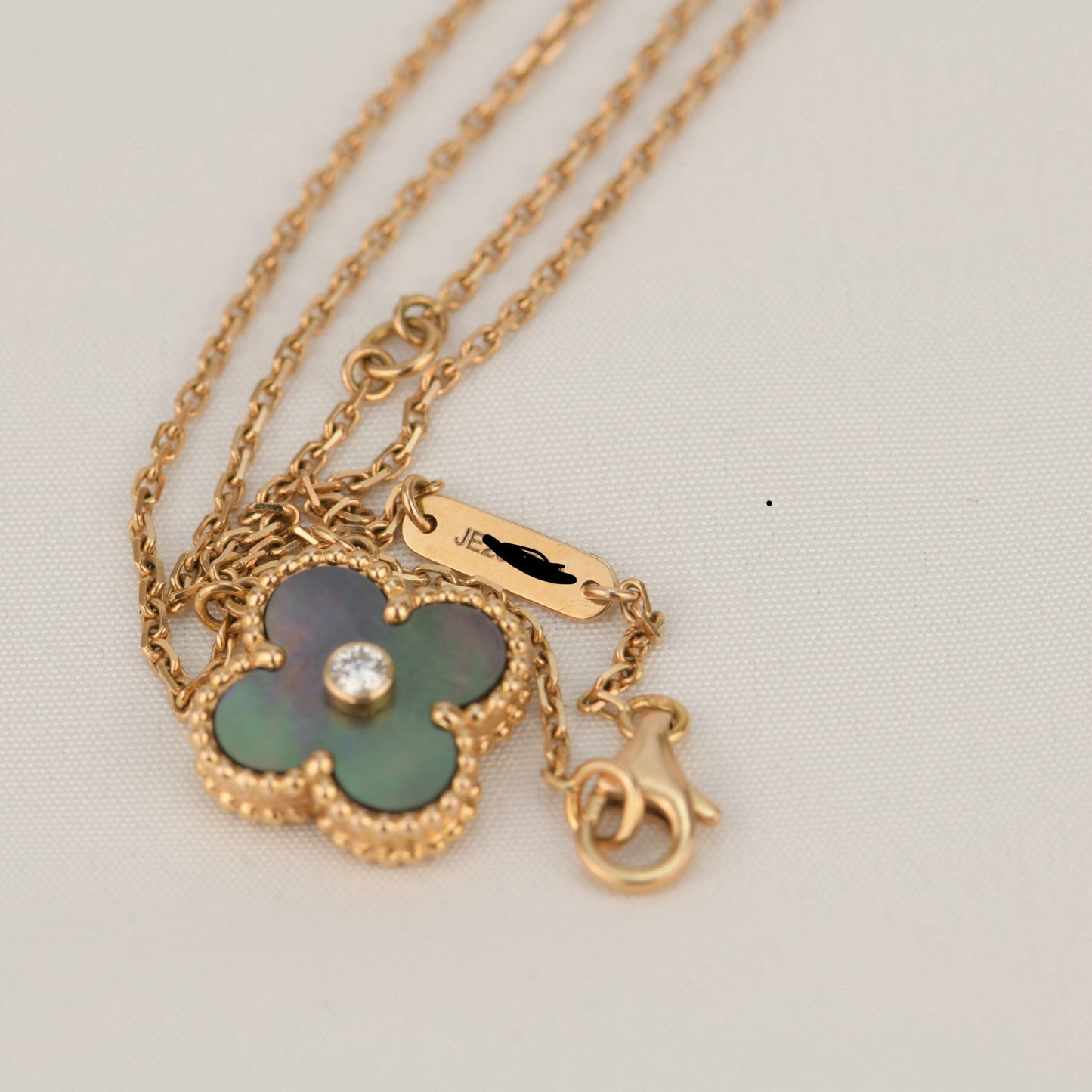[Luxery]CLOVER 15MM DIAMOND AND MOTHER-OF-GREY NECKLACE