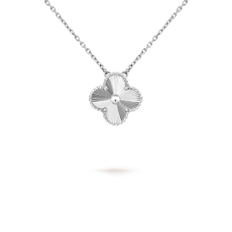 [Luxery]CLOVER 15MM LASER NECKLACE SILVER
