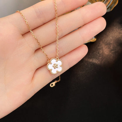 [Luxery]LUCKY  WHITE MOP  PLUM BLOSSOM NECKLACE