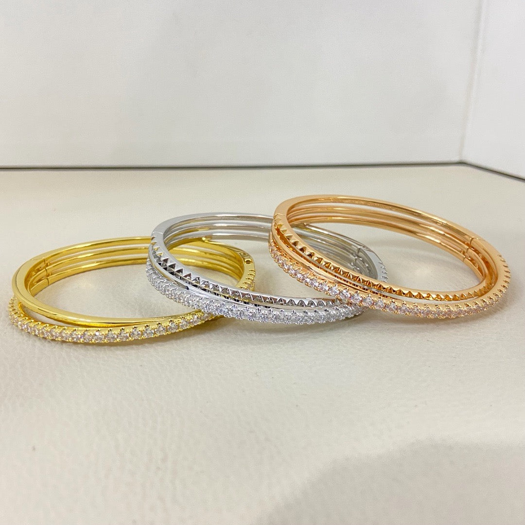 [⭐ラグジュアリー] エタンセル ドゥ カルティエ ブレスレット、ハーフダイヤモンド