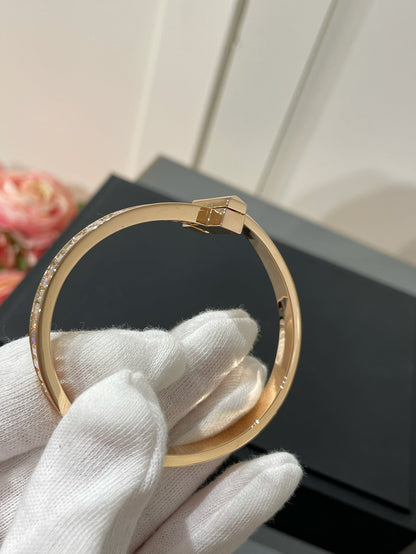 [⭐Luxery Jewels]バゲットダイヤモンド付きワイドヒンジバングル ピンクゴールド