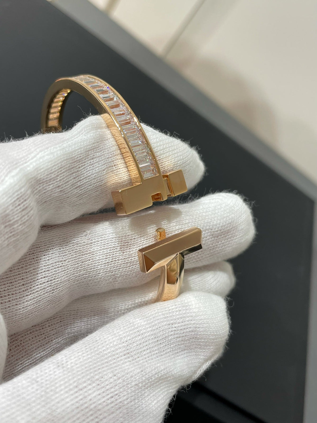 [⭐Luxery Jewels]バゲットダイヤモンド付きワイドヒンジバングル ピンクゴールド