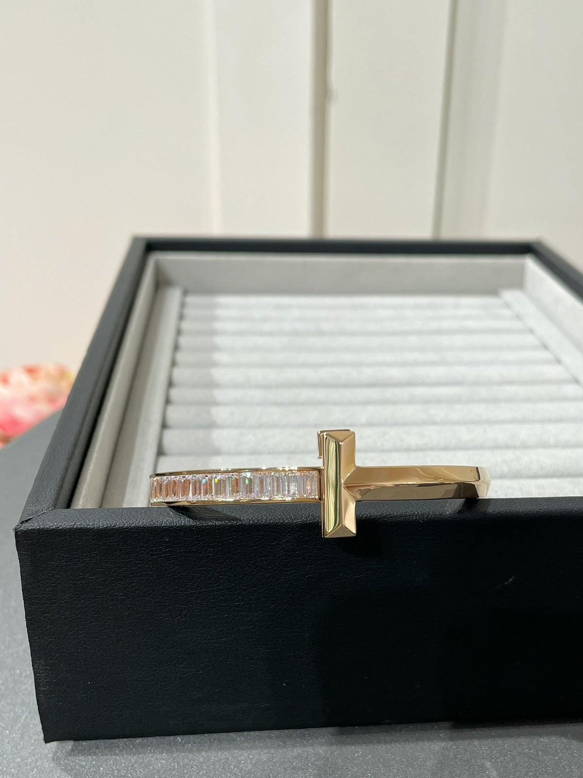 [⭐Luxery Jewels]バゲットダイヤモンド付きワイドヒンジバングル ピンクゴールド