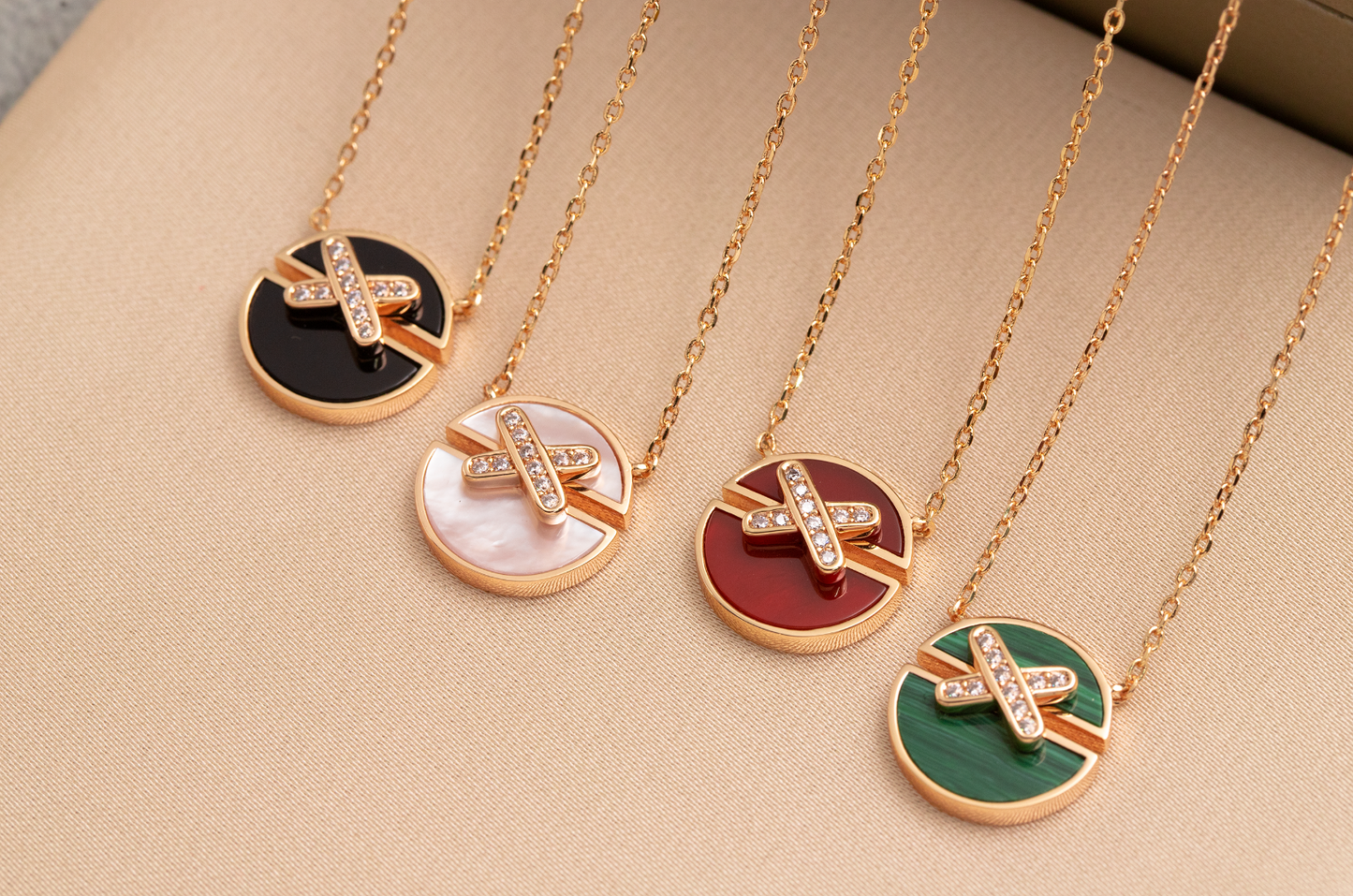 [Luxery]JEUX DE PINK GOLD DIAMOND NECKLACE
