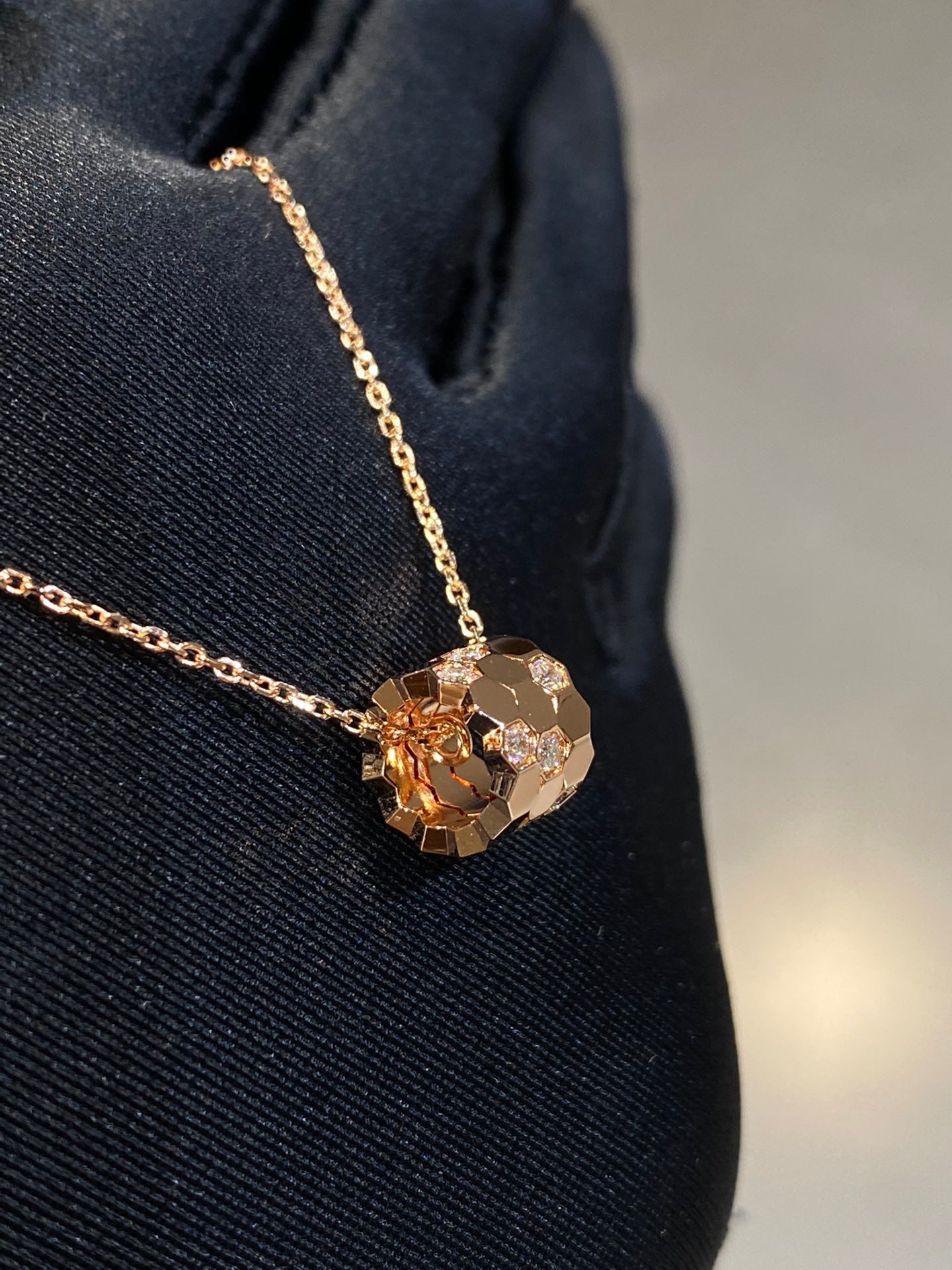 [Luxery]BEE LOVE DIAMOND NECKLACE
