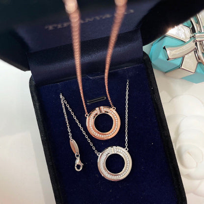 [⭐Luxery Jewels]DIAMOND AND MOTHER OF PEARL CIRCLE PENDANT