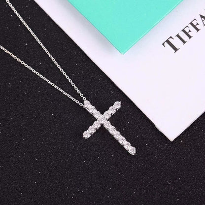 {
  "⭐Luxery Jewels": "⭐ラグジュアリー・ジュエルズ",
  "MOISSANITE STONE CROSS PENDANT NECKLACE SIMULATED DIAMOND CROSS CHOKER": "モアサナイト・ストーン・クロス・ペンダント・ネックレス　シミュレーテッド・ダイヤモンド・クロス・チョーカー"
}