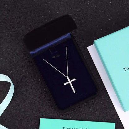 {
  "⭐Luxery Jewels": "⭐ラグジュアリー・ジュエルズ",
  "MOISSANITE STONE CROSS PENDANT NECKLACE SIMULATED DIAMOND CROSS CHOKER": "モアサナイト・ストーン・クロス・ペンダント・ネックレス　シミュレーテッド・ダイヤモンド・クロス・チョーカー"
}