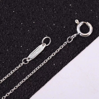 {
  "⭐Luxery Jewels": "⭐ラグジュアリー・ジュエルズ",
  "MOISSANITE STONE CROSS PENDANT NECKLACE SIMULATED DIAMOND CROSS CHOKER": "モアサナイト・ストーン・クロス・ペンダント・ネックレス　シミュレーテッド・ダイヤモンド・クロス・チョーカー"
}