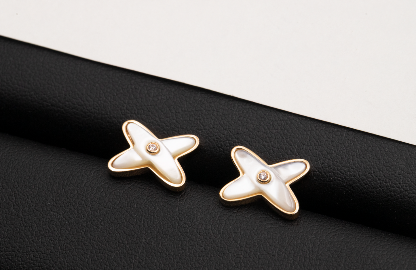 [Luxery]JEUX DE WHITE MOP PINK GOLD DIAMOND EARRINGS