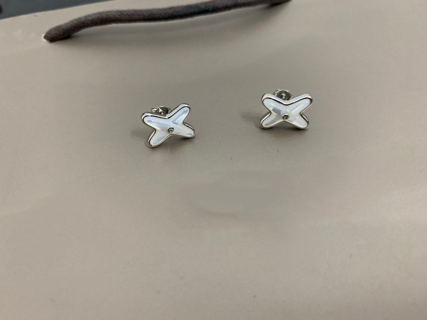 [Luxery]JEUX DE WHITE MOP SILVER DIAMOND EARRINGS
