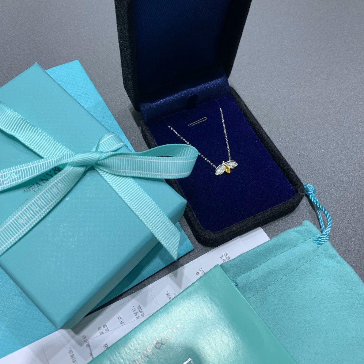 [⭐Luxery Jewels]PAPER FLOWERS YELLOW DIAMOND FIREFLY PENDANT