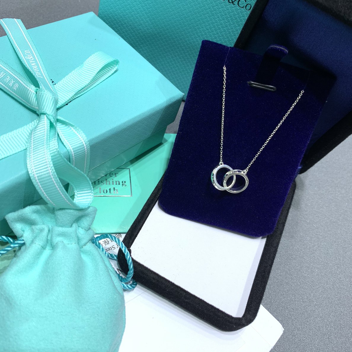 [⭐Luxery Jewels]インターロッキング サークル ペンダント シルバー スモール ネックレス
