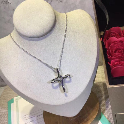 {
  "⭐Luxery Jewels": "⭐ラグジュアリー・ジュエルズ",
  "CROSS NECKLACE STERLING SILVER MATERIAL": "クロスネックレス スターリングシルバー素材"
}