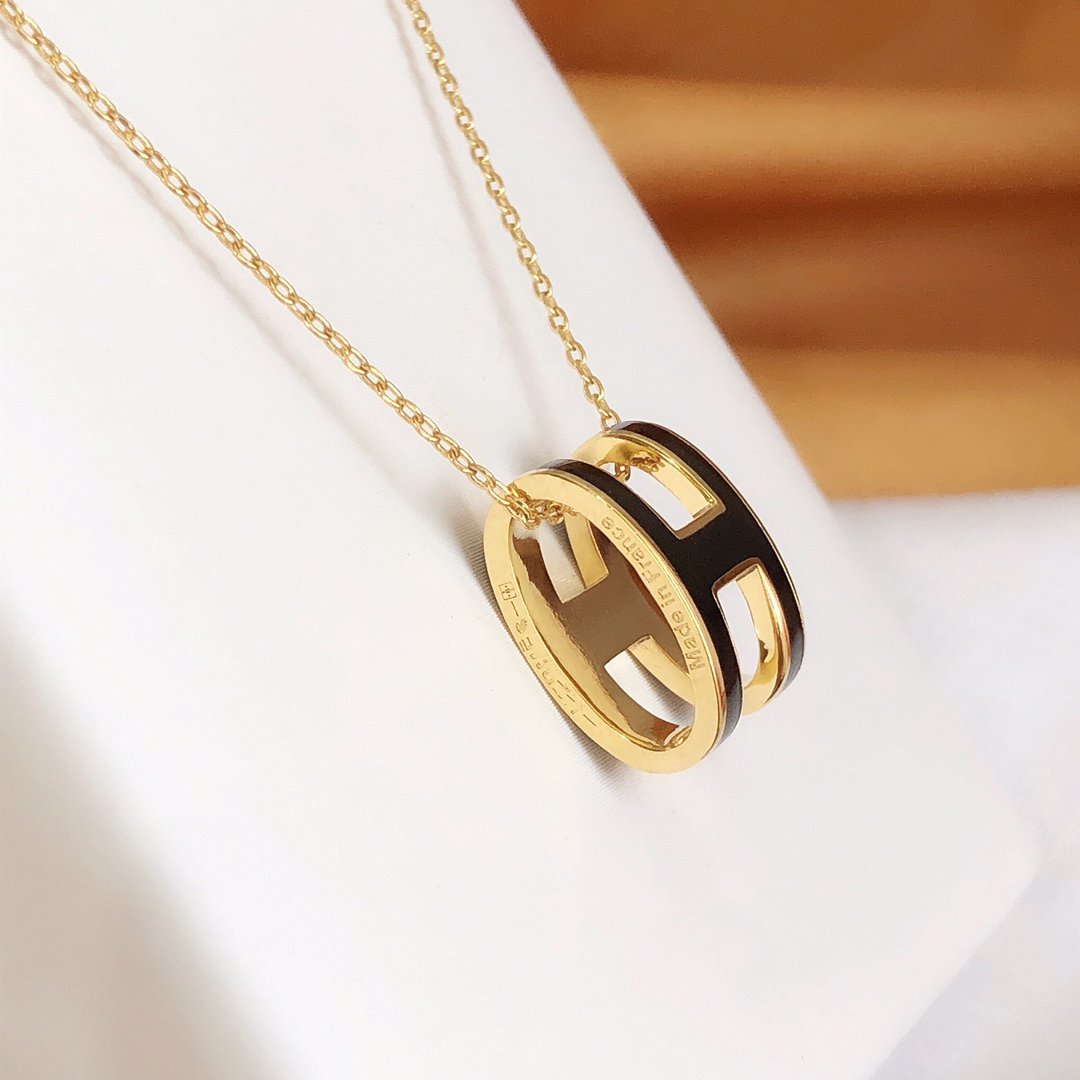 [Luxery]HM CLIC BLACK ENAMEL GOLD NECKLACE