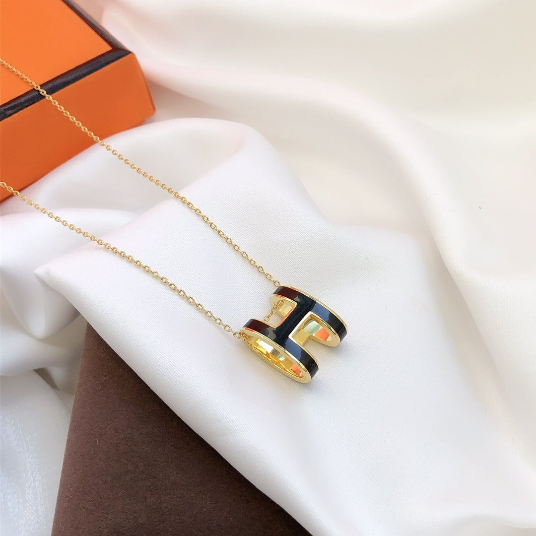 [Luxery]HM CLIC BLACK ENAMEL GOLD NECKLACE