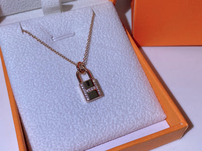 [Luxery]HM ADVANCED NICHE LOCK HEAD NECKLACE DIAMONDS