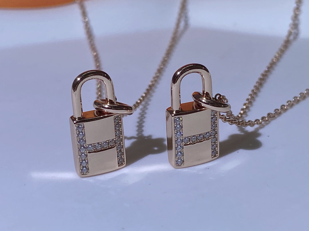 [Luxery]HM ADVANCED NICHE LOCK HEAD NECKLACE DIAMONDS