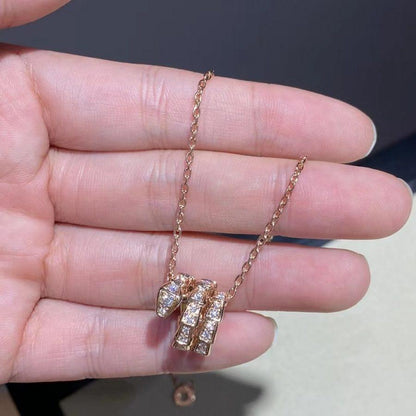 [⭐Luxus]SERPENTI HALSKETTE AUS ROSÉGOLD MIT DOPPELRING UND DIAMANTEN
