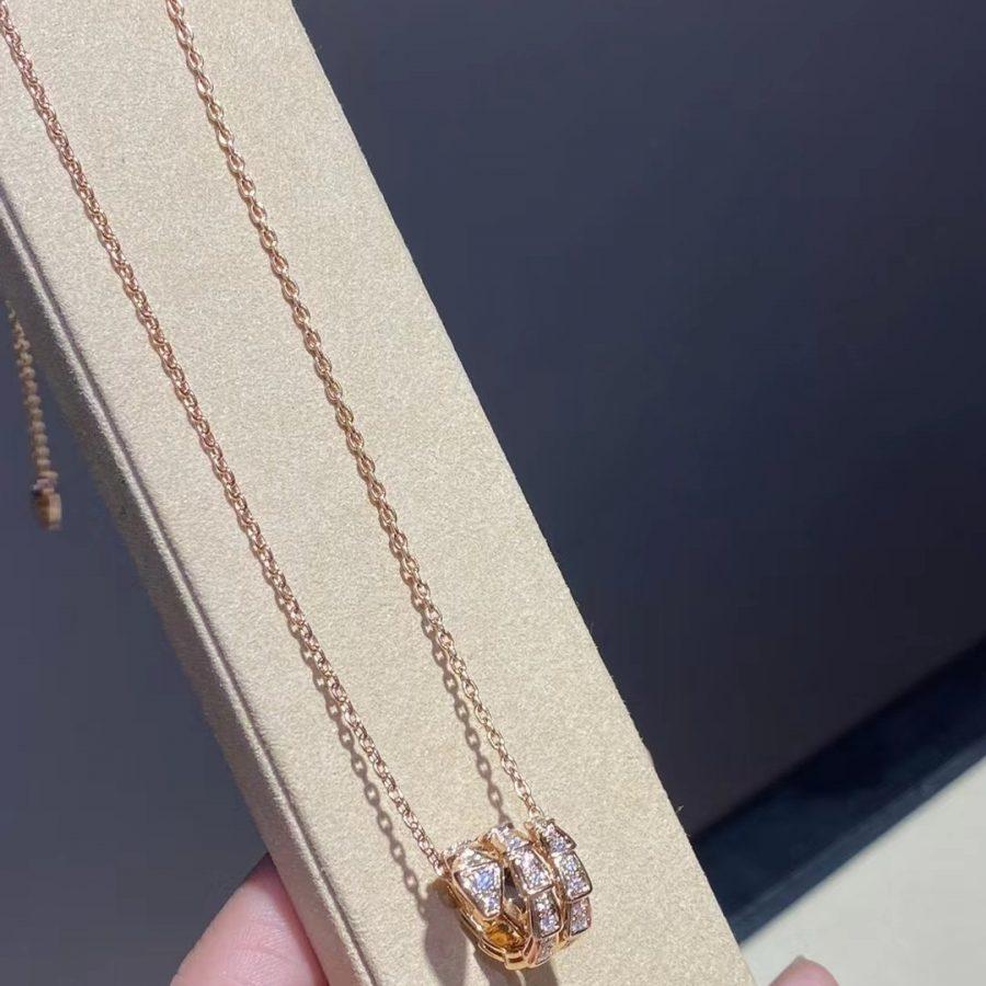 [⭐Luxus]SERPENTI HALSKETTE AUS ROSÉGOLD MIT DOPPELRING UND DIAMANTEN