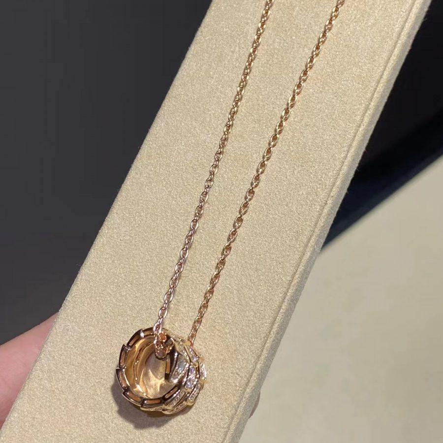 [⭐Luxus]SERPENTI HALSKETTE AUS ROSÉGOLD MIT DOPPELRING UND DIAMANTEN