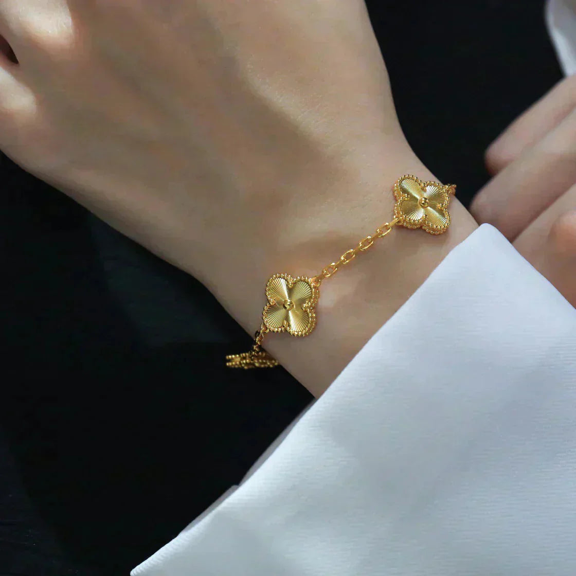 [Luxery] CLOVER 5 MOTIF LASER BRACELET COLLECTION