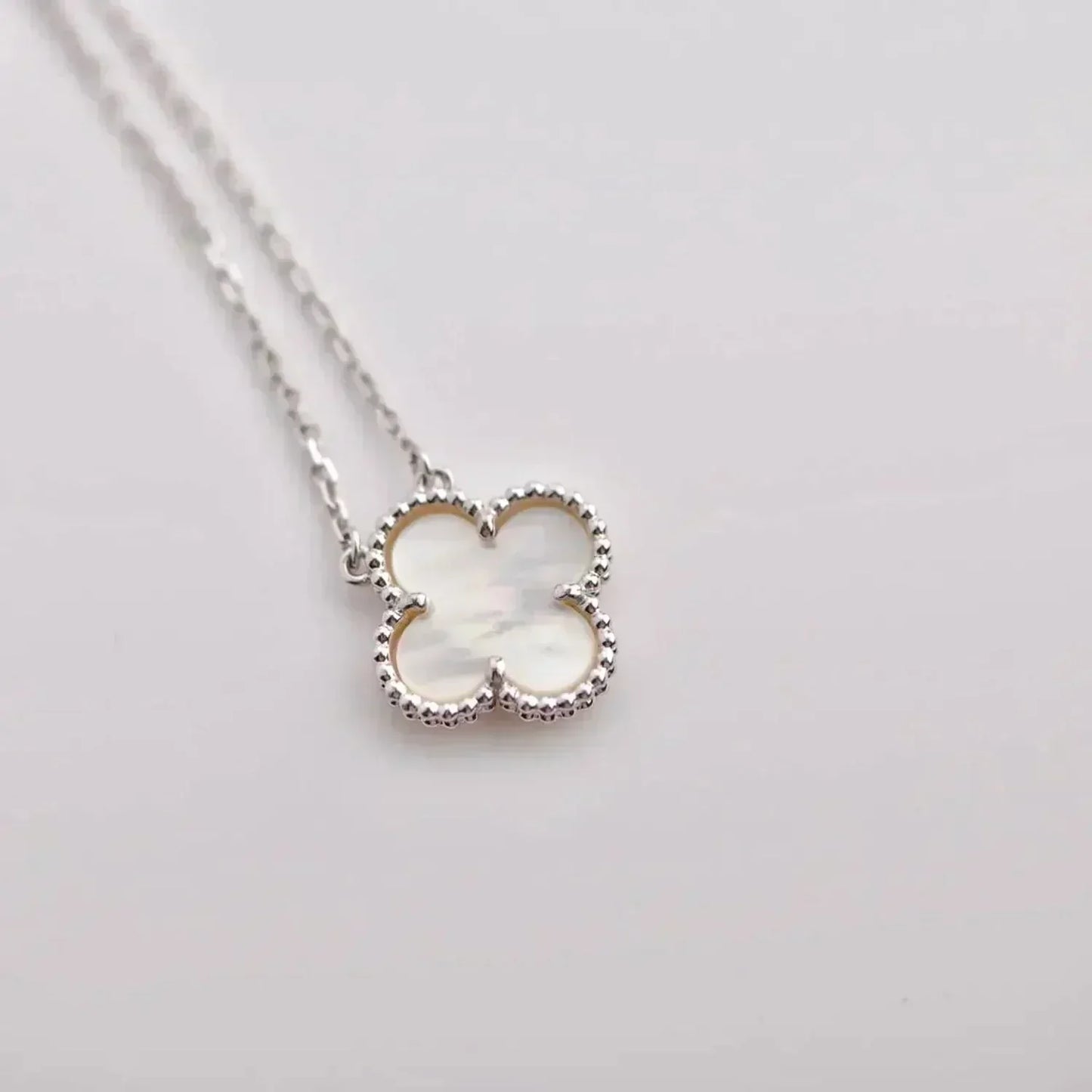 [Luxery]CLOVER  15MM WHITE MOTHER-OF-PEARL SILVER
