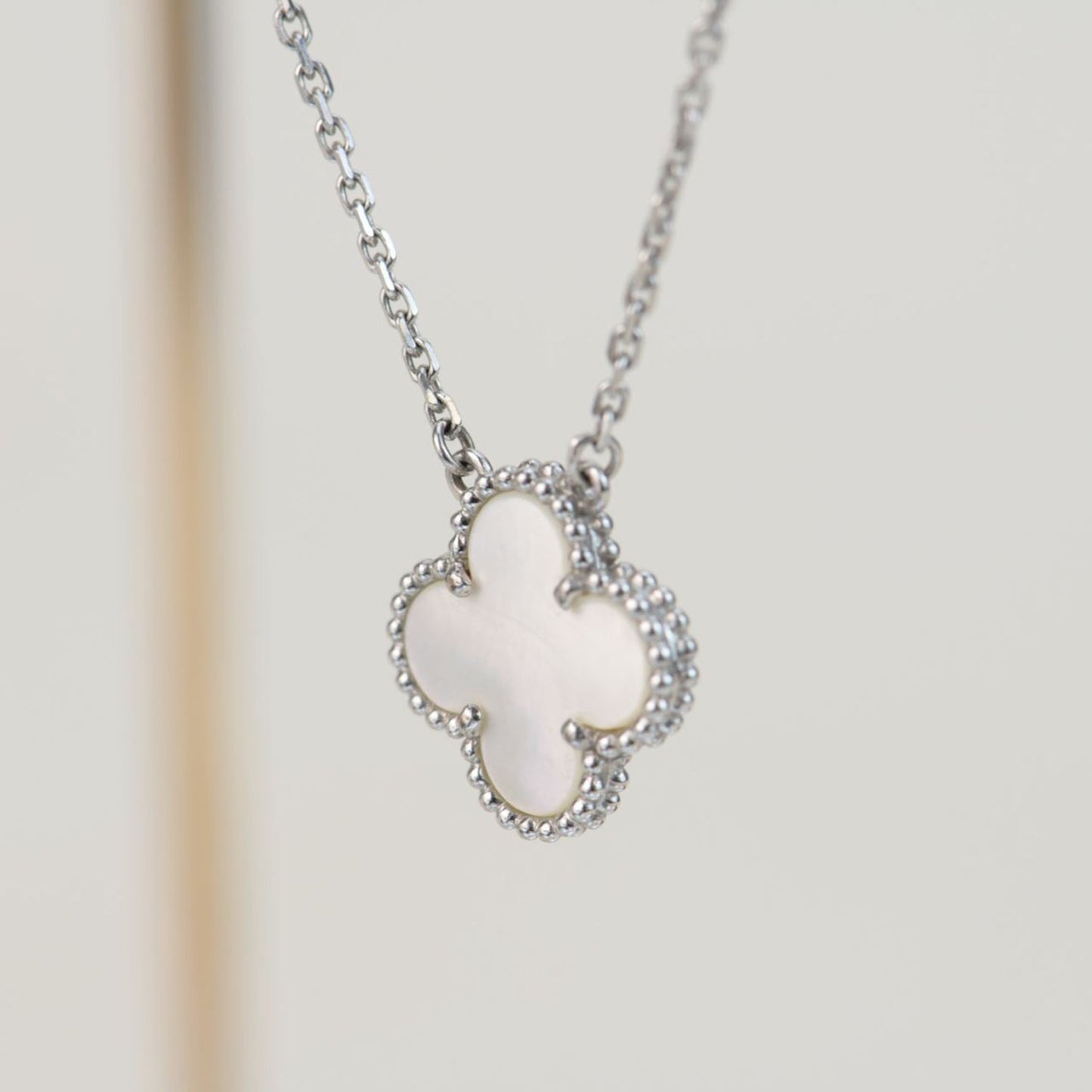 [Luxery]CLOVER  15MM WHITE MOTHER-OF-PEARL SILVER