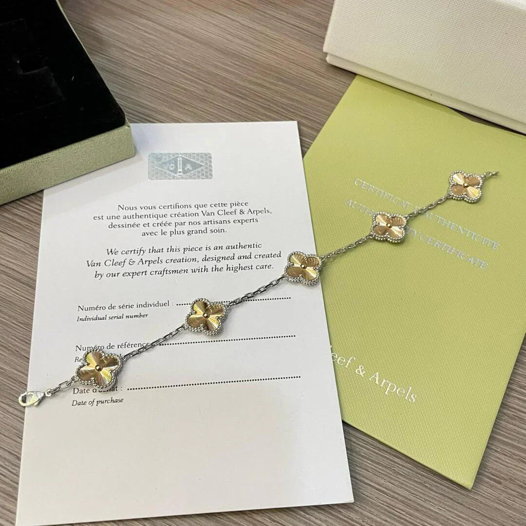 [Luxery] CLOVER 5 MOTIF LASER BRACELET COLLECTION