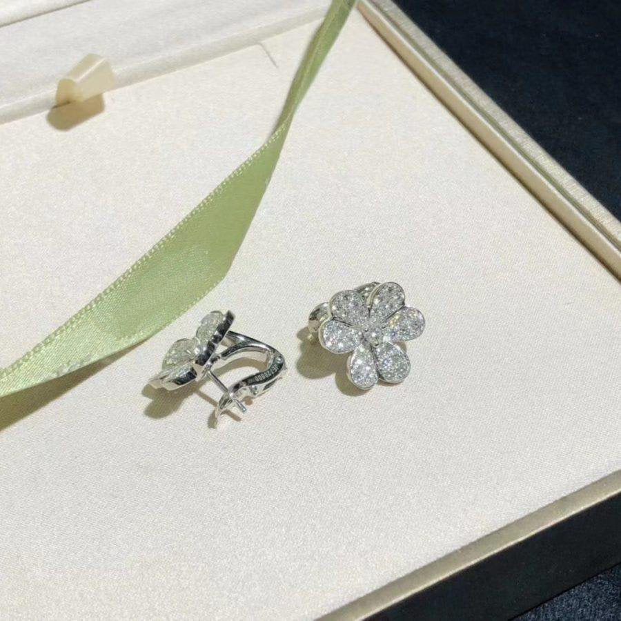 [Luxery]FRIVOLE SILVER FLOWER DIAMOND EARRINGS