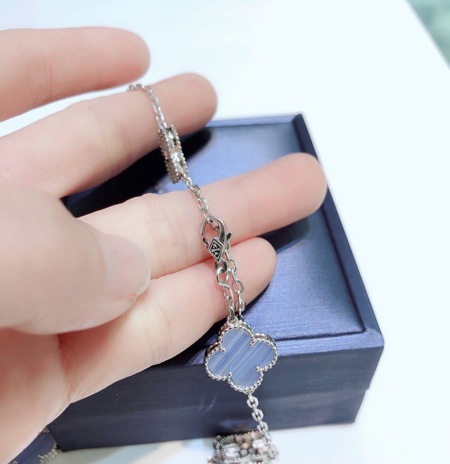 [Luxery]CLOVER 10 MOTIFS CHALCEDONY DIAMONDS SILVER NECKLACE