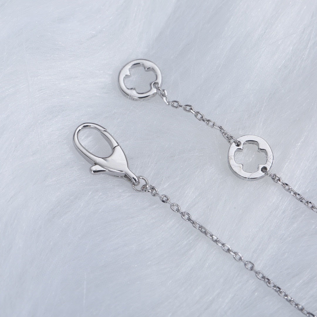 {
  "[⭐Luxery]FIOREVER NECKLACE DIAMOND CENTER": "[⭐ラグジュアリー] フィオレヴァー ネックレス ダイヤモンドセンター"
}