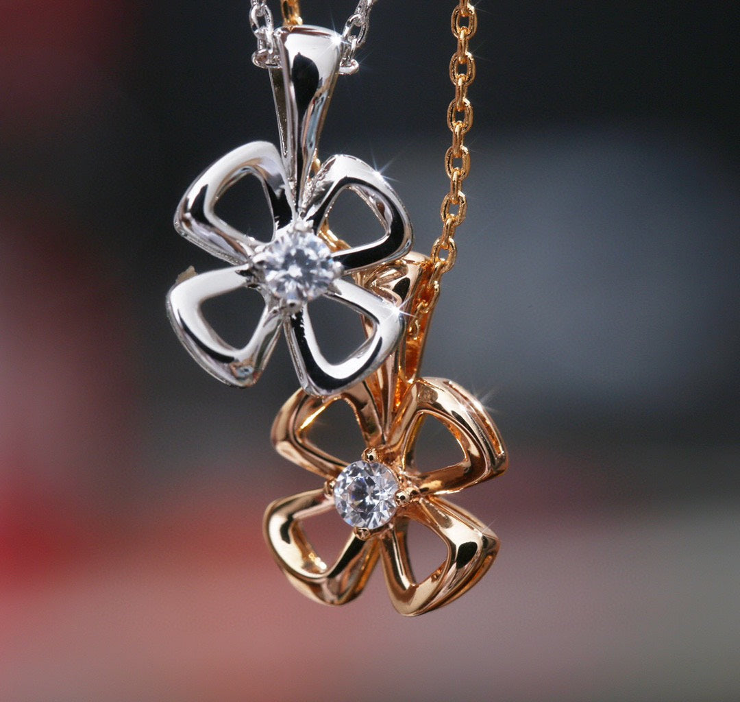 {
  "[⭐Luxery]FIOREVER NECKLACE DIAMOND CENTER": "[⭐ラグジュアリー] フィオレヴァー ネックレス ダイヤモンドセンター"
}