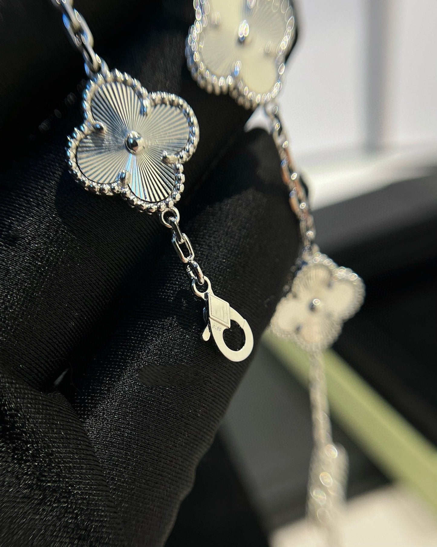 [Luxery] CLOVER 5 MOTIF LASER BRACELET COLLECTION
